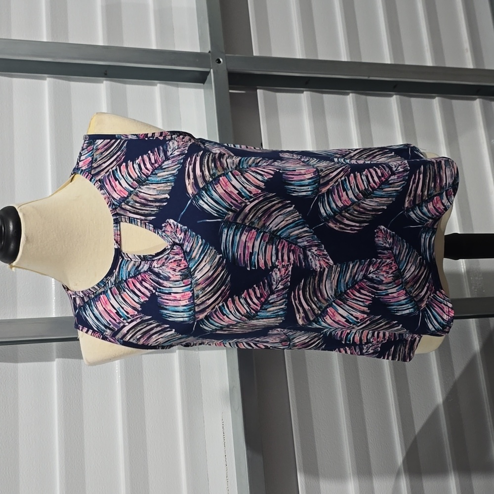 Coco's Clozet Blue and Pink Feather Design‎ Blouse Size Medium